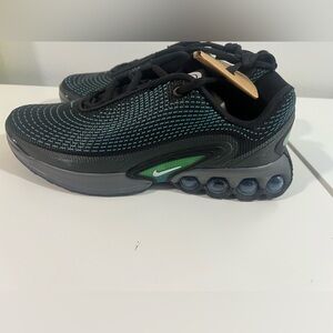 Nike Airmax dn Black and Green Athletic Shoes